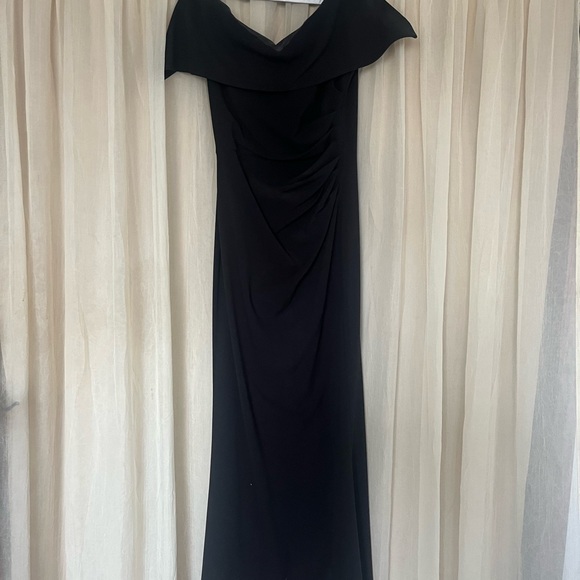 Vince Camuto Black Off-the-Shoulder Maxi Gown - Picture 3 of 3